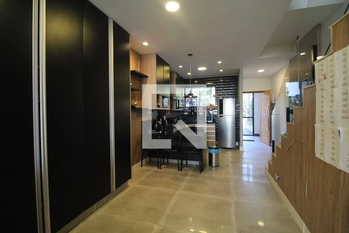 Furnished house with 4 en-suite bedrooms and private garden — photo 23