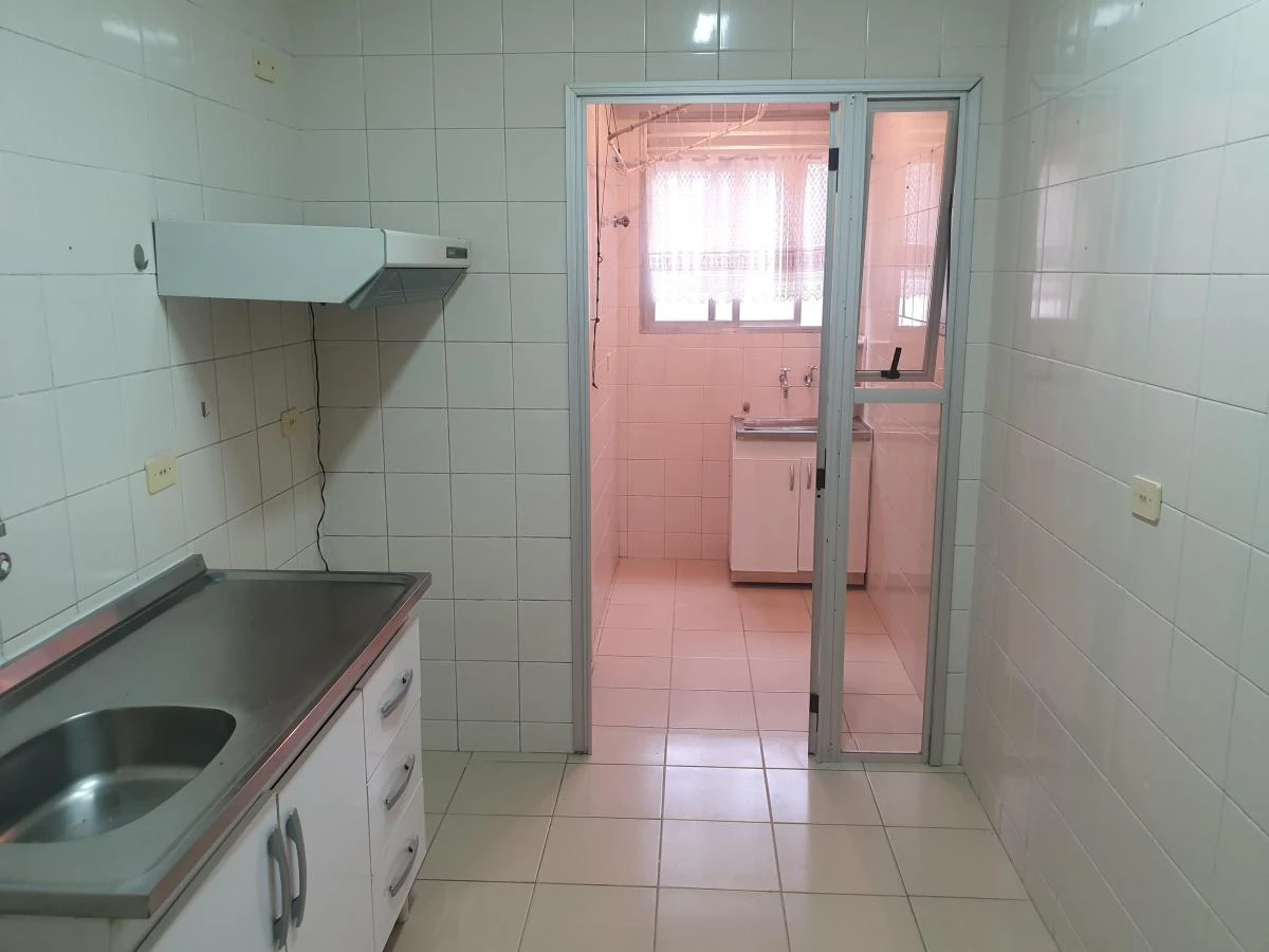 Apartment, 61 m², with wood or laminate floors — photo 2