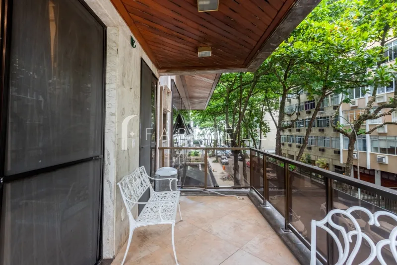 Apartamento de 2 quartos com varanda fechada — photo 2