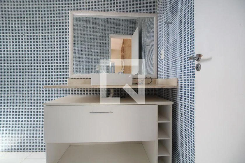 6-bedroom house with 4 en-suite suites and 600 m² — photo 17