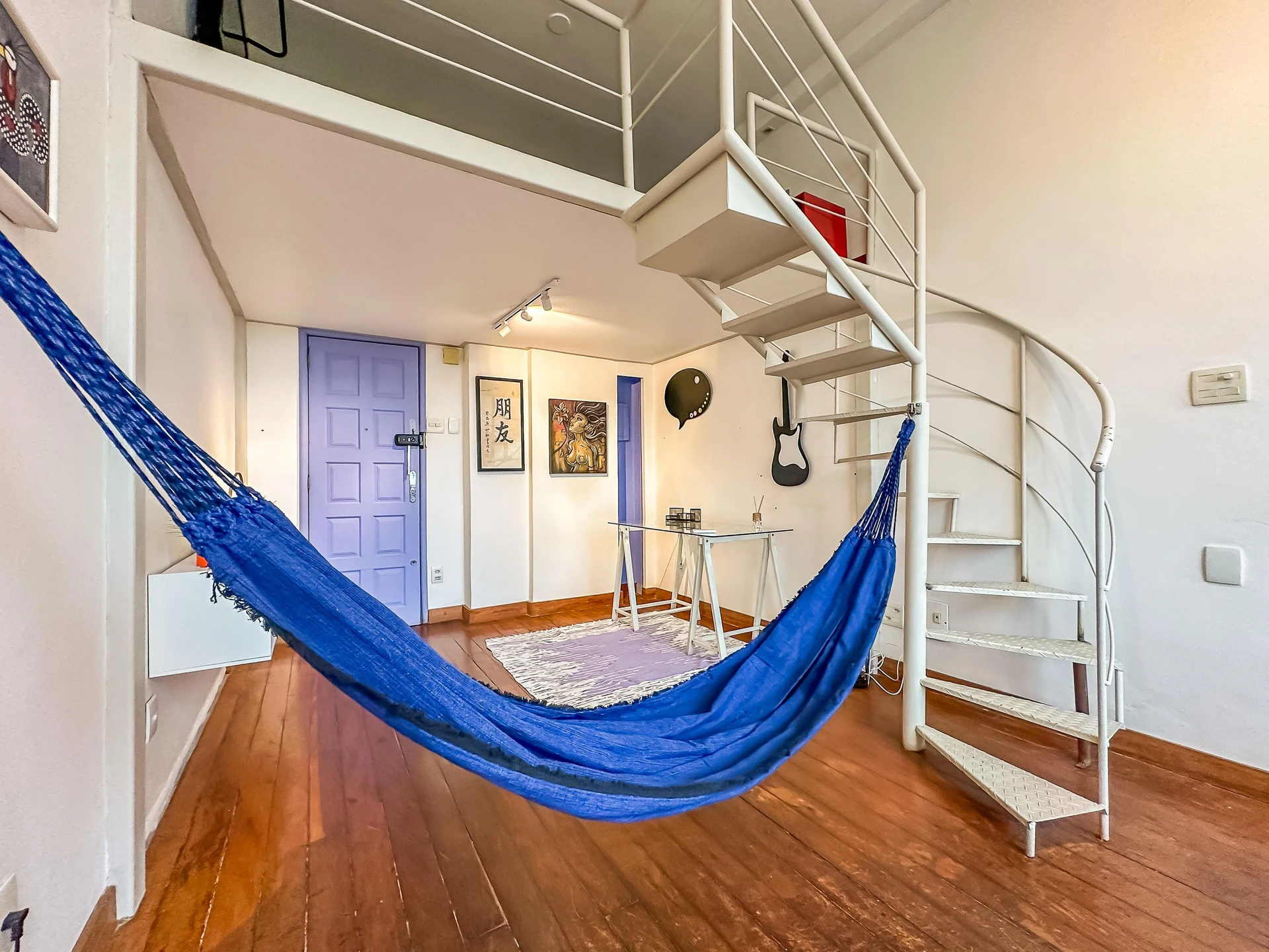Furnished studio, 30 m², with floor-to-ceiling windows — photo 14