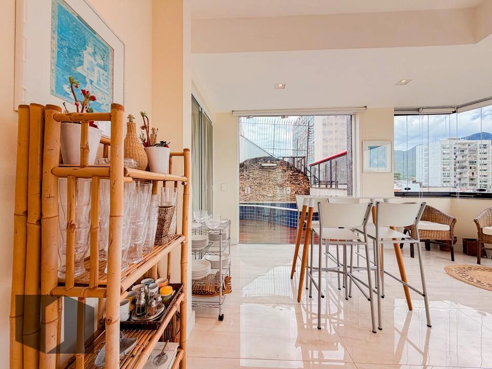 Furnished apartment, 186 m², with a grill on the balcony — photo 40
