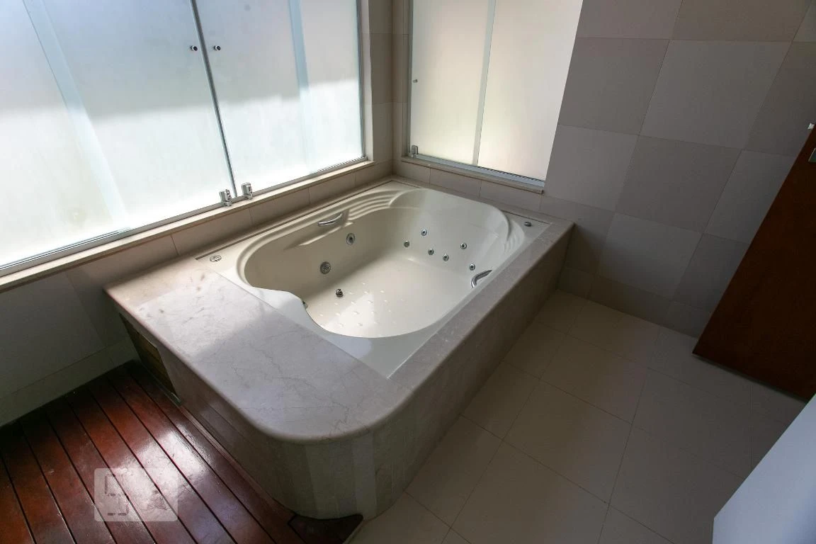 Unfurnished house with 5 en-suite bedrooms and private garden — photo 58