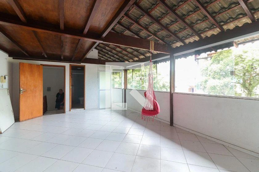 Balcony with a grill in a 2-bedroom house, 125 m² — photo 24