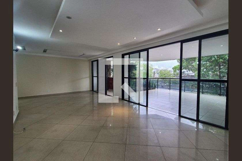 4-bedroom rental apartment with 164 m² and 2 parking spots