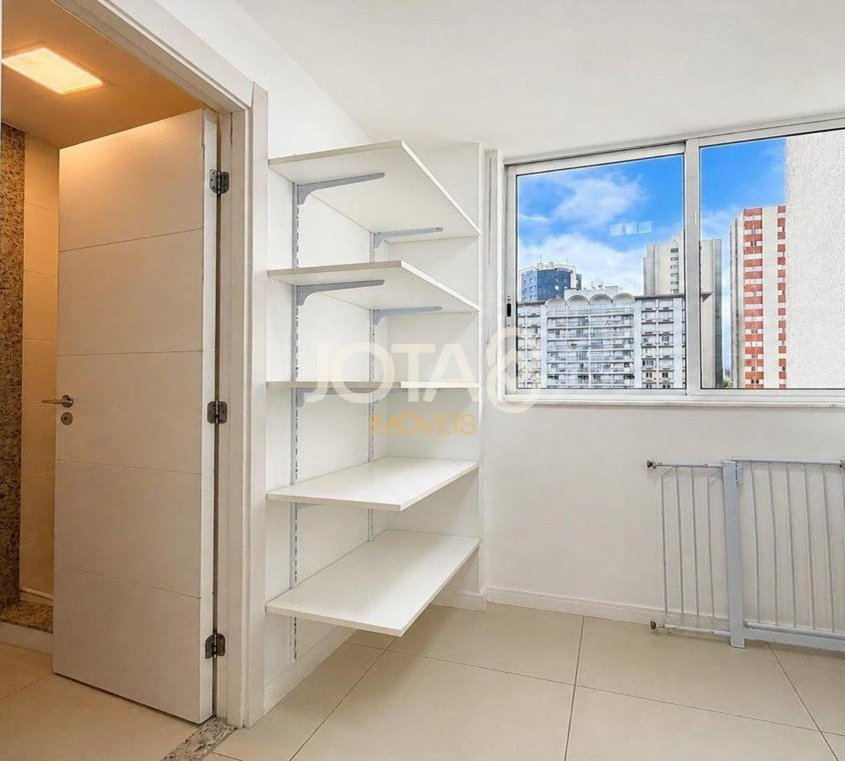 Bañera y 4 dormitorios: departamento de 323 m² — photo 45