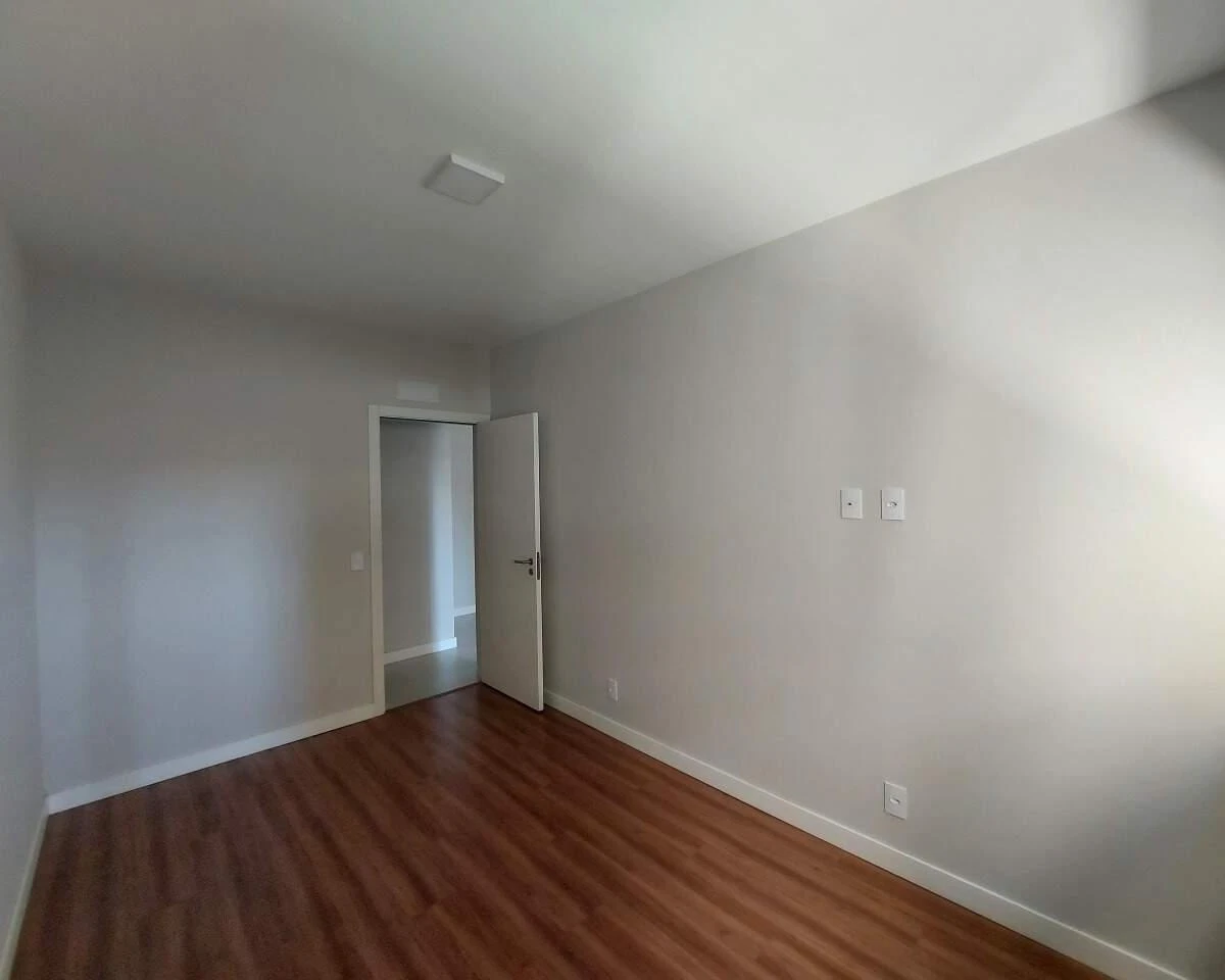 One-bedroom apartment with a grill on the balcony — photo 7