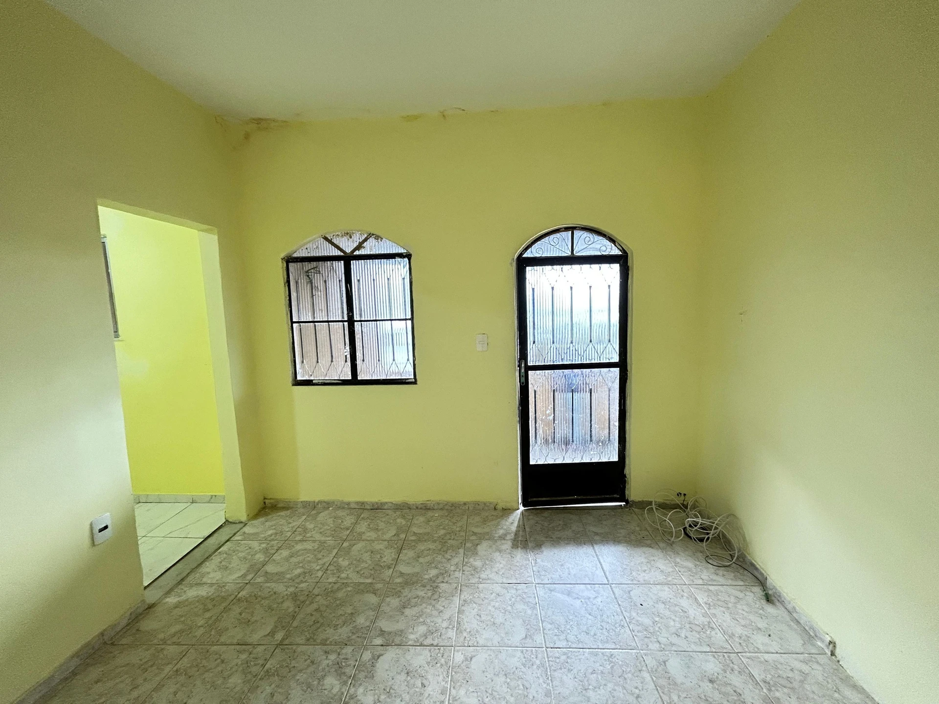 Unfurnished 1-bedroom house with a dedicated laundry area — photo 9