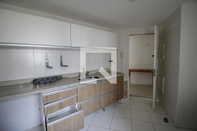 2-bedroom apartment with a mountain view in Rio de Janeiro — photo 42