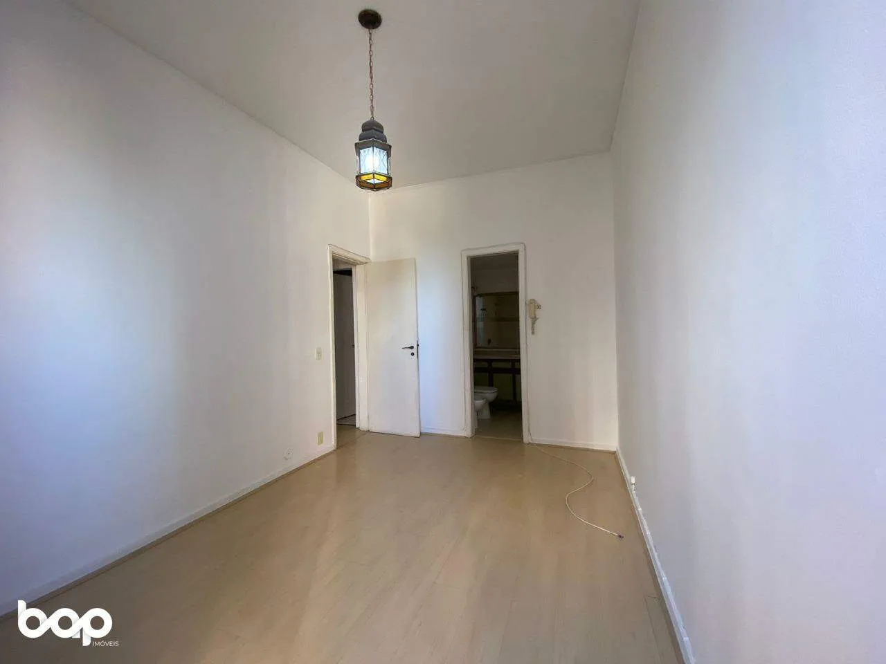 2-bedroom apartment in a building with a gym — photo 14