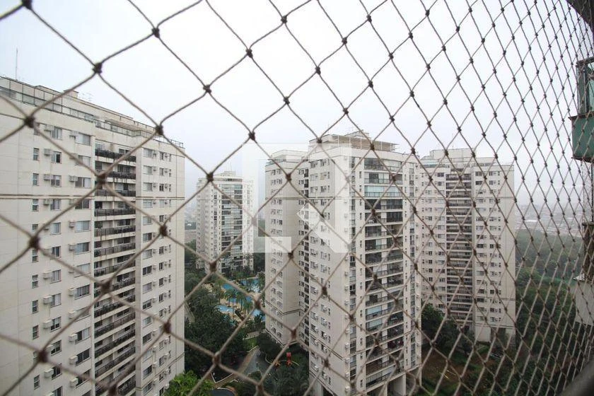 Glass-enclosed balcony in a 2-bedroom apartment, 78 m² — photo 23