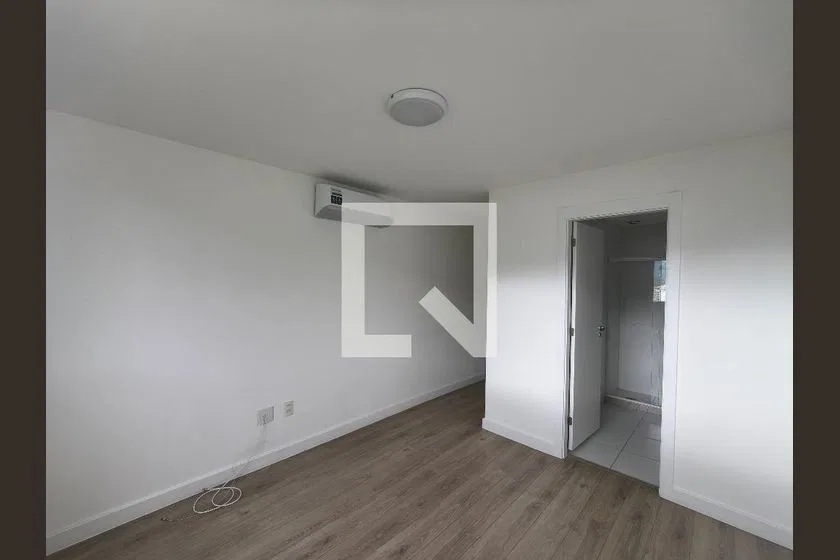 2-bedroom apartment with a mountain view — photo 29