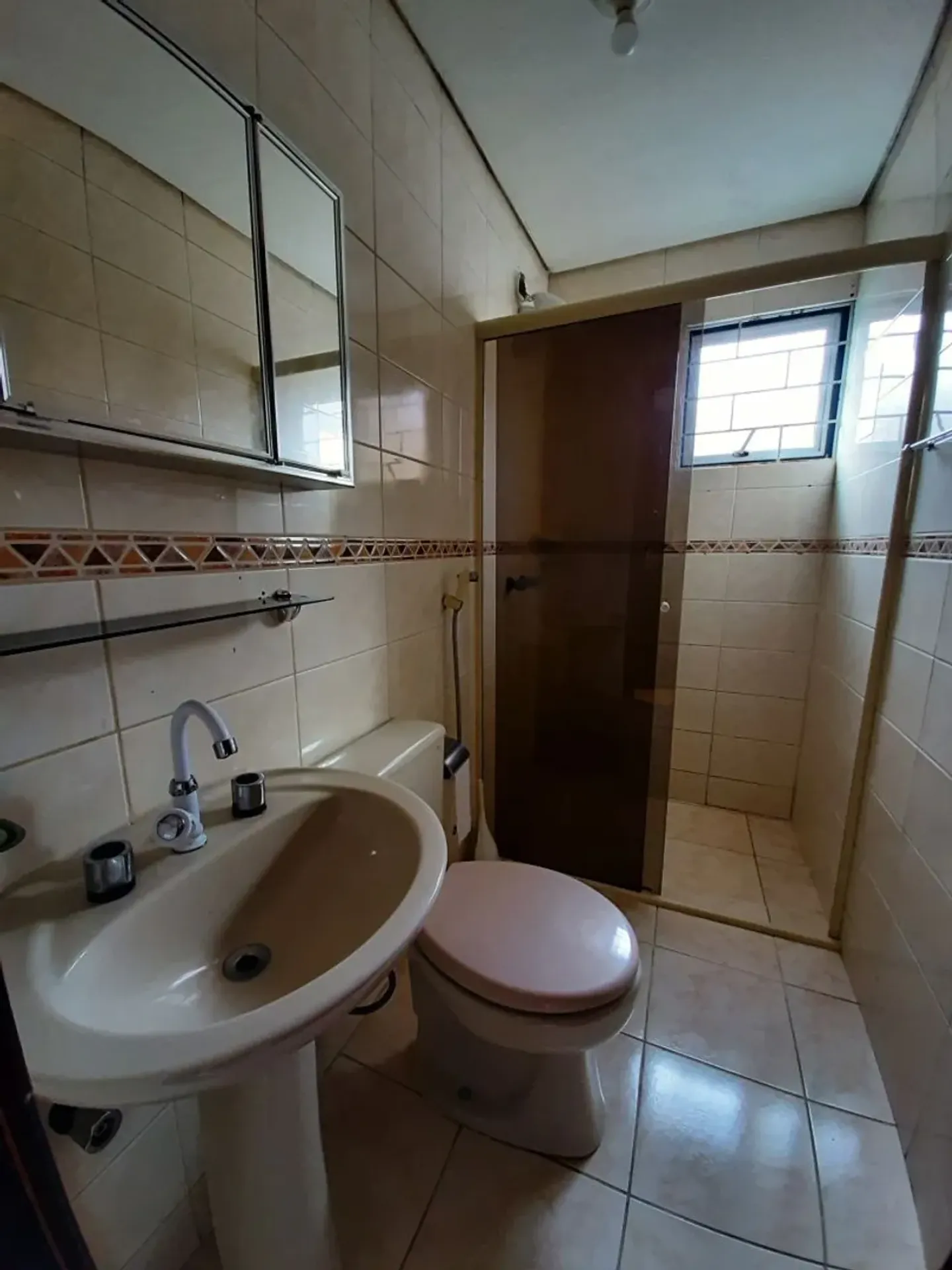 House with 3 bedrooms, 1 en-suite, private garden — photo 18