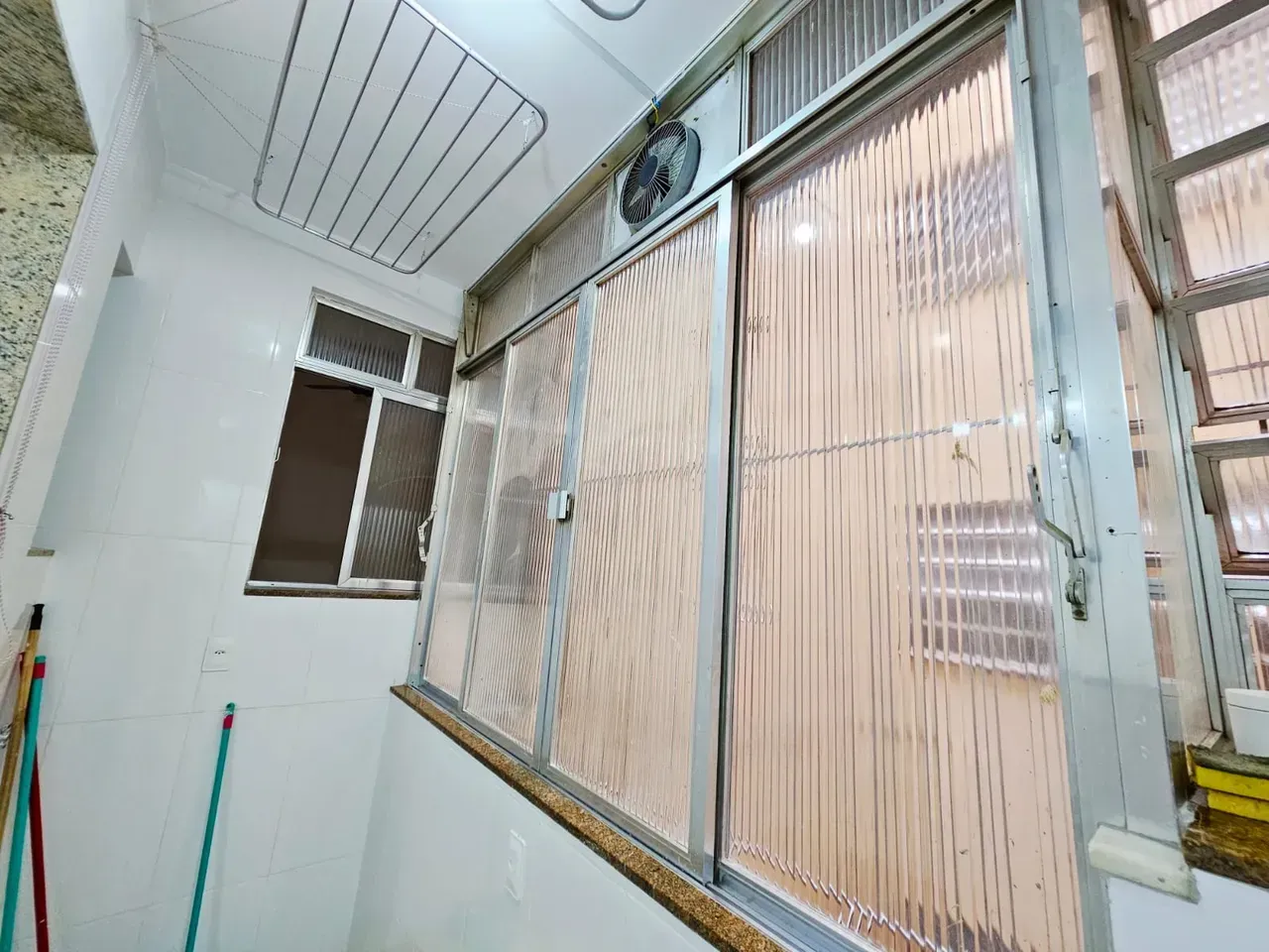 2-bedroom apartment with 1 parking space and balcony — photo 2