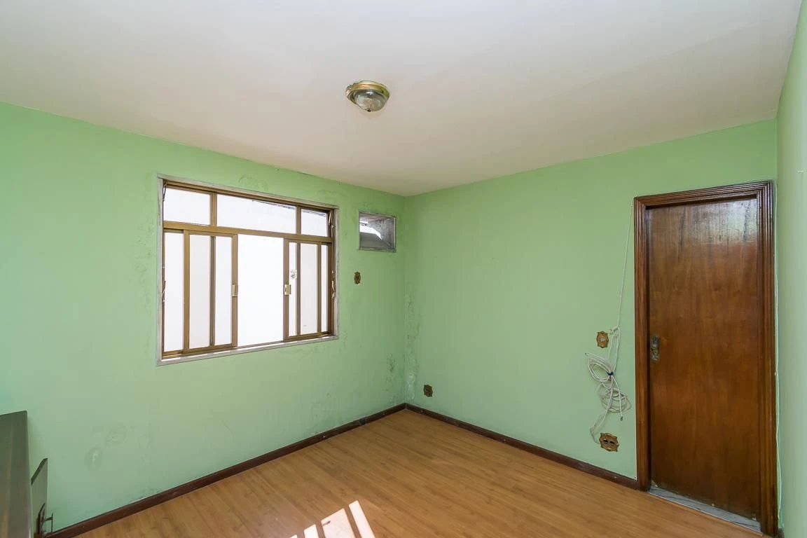 Casa sem mobília com 4 quartos e varanda — photo 47