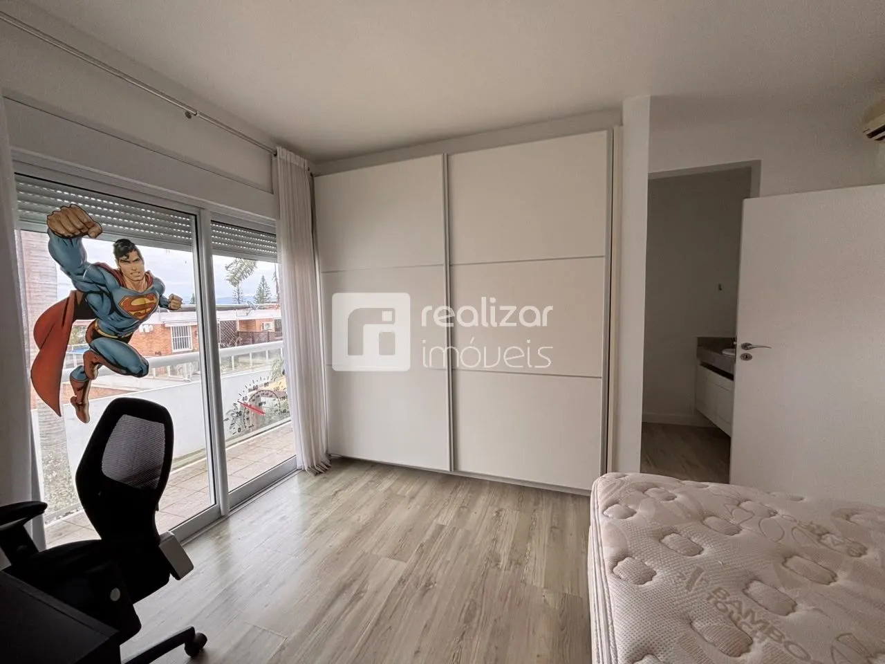 Furnished house, 650 m², with a water view — photo 11
