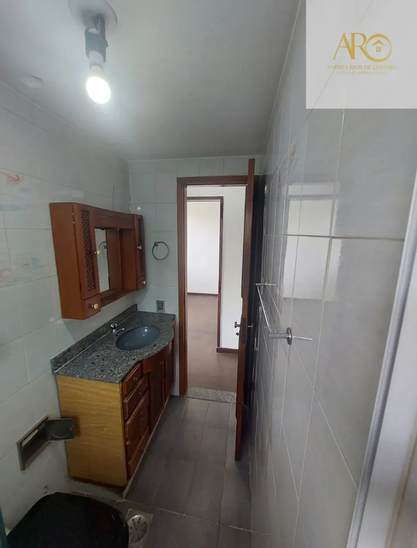 2-bedroom apartment in a building with a gym — photo 8