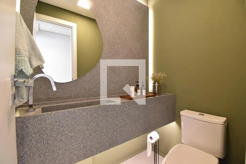 Furnished apartment with 3 en-suite bedrooms — photo 11