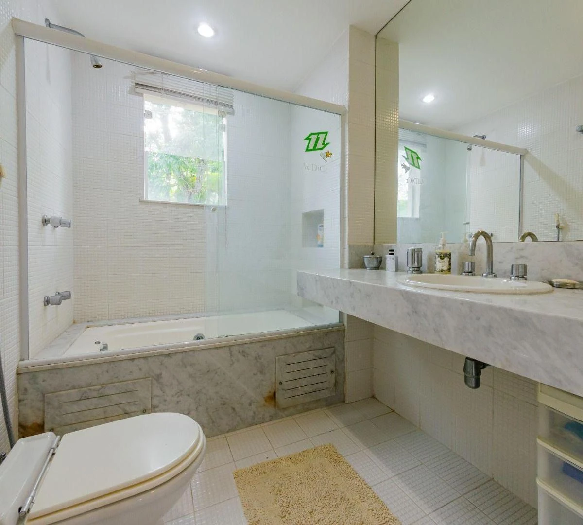Furnished house with 6 bedrooms and 690 m² — photo 11