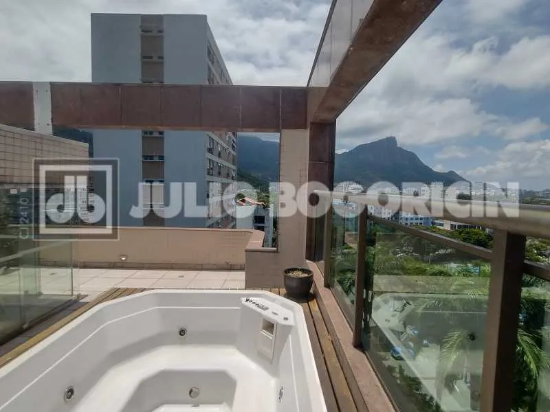Furnished apartment with 3 bedrooms and a balcony — photo 27