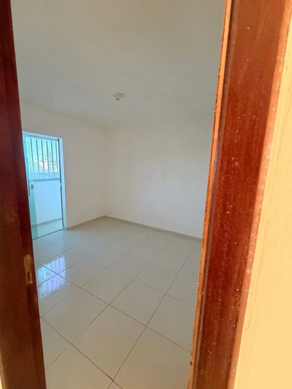 Apartment with 2 bedrooms and 1 bathroom with glass shower — photo 8