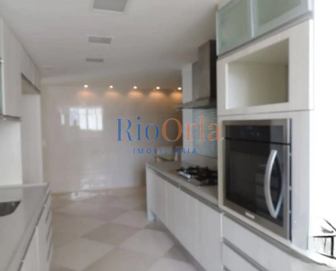 Unfurnished apartment with 4 bedrooms and 5 bathrooms — photo 11