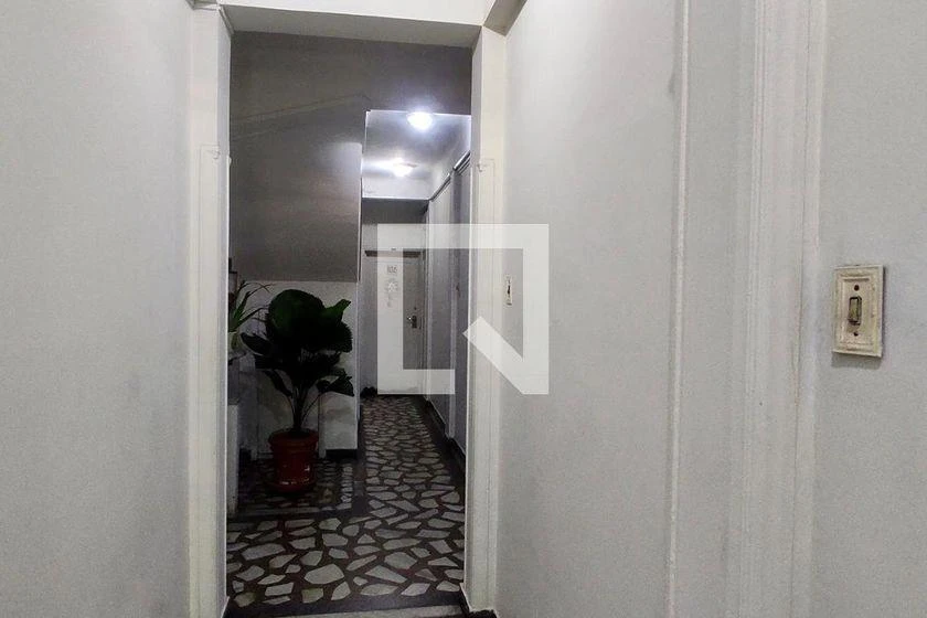 Furnished 1-bedroom apartment with an open-plan kitchen — photo 46