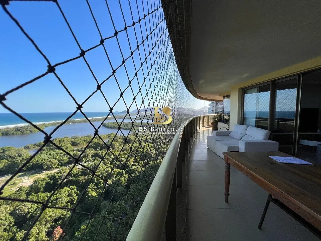 268 m² apartment with 3 bedrooms and 5 bathrooms