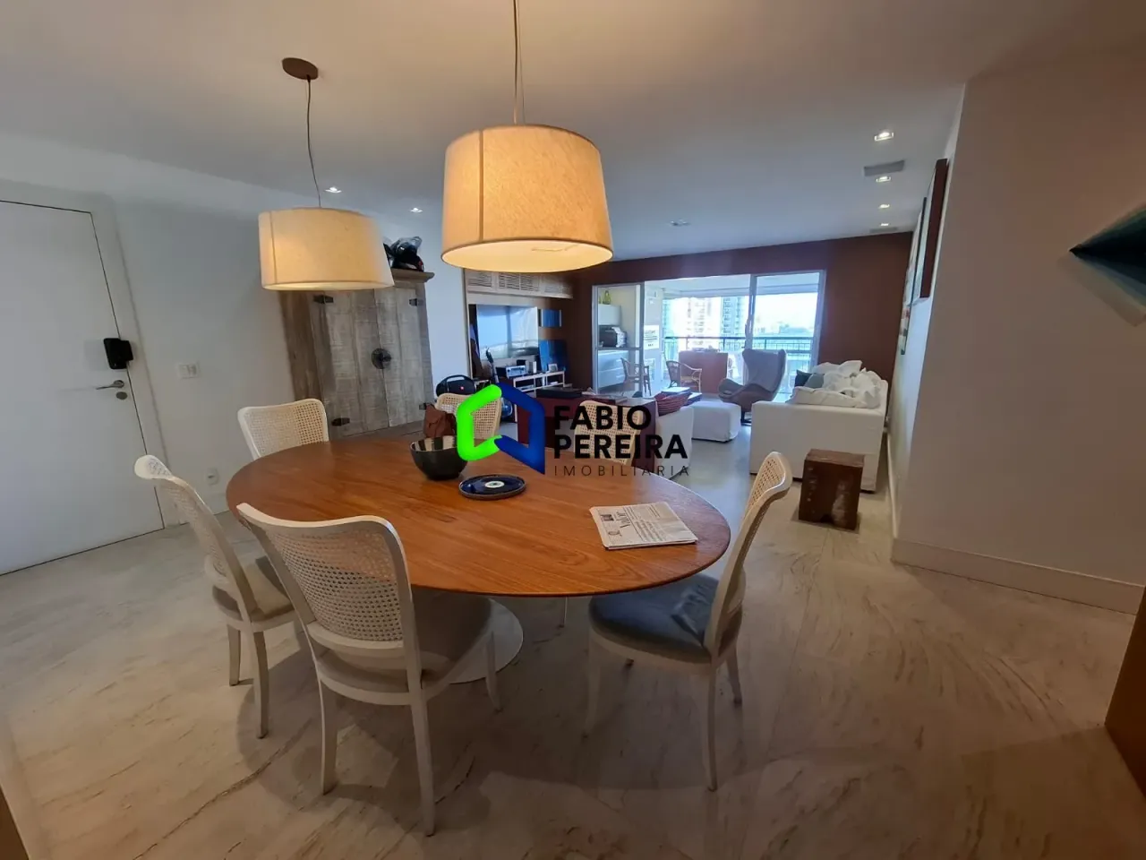 Apartment with open-plan kitchen, 3 bedrooms and 4 baths — photo 12