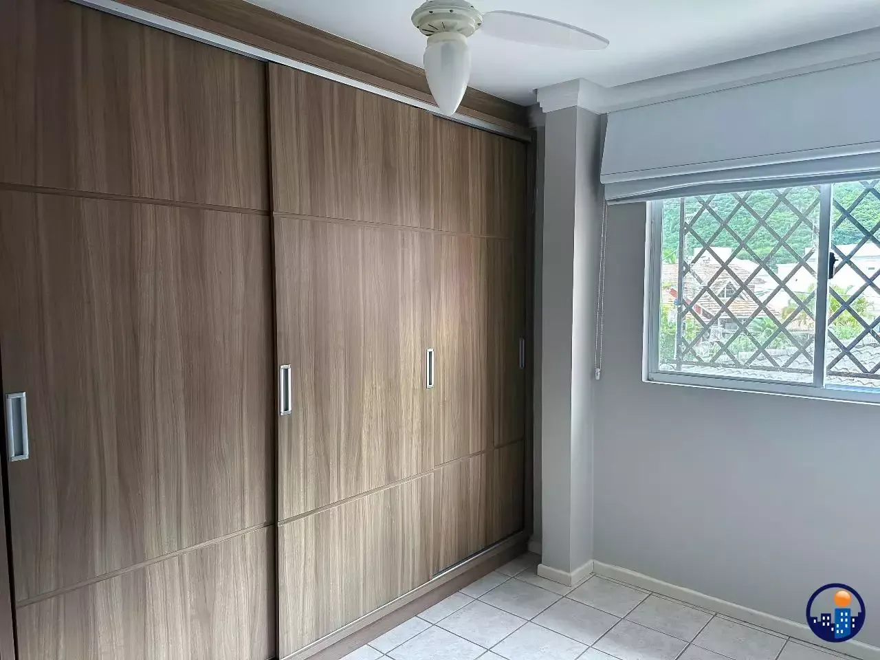 Furnished house with 3 bedrooms and 400 m² in a gated community — photo 17