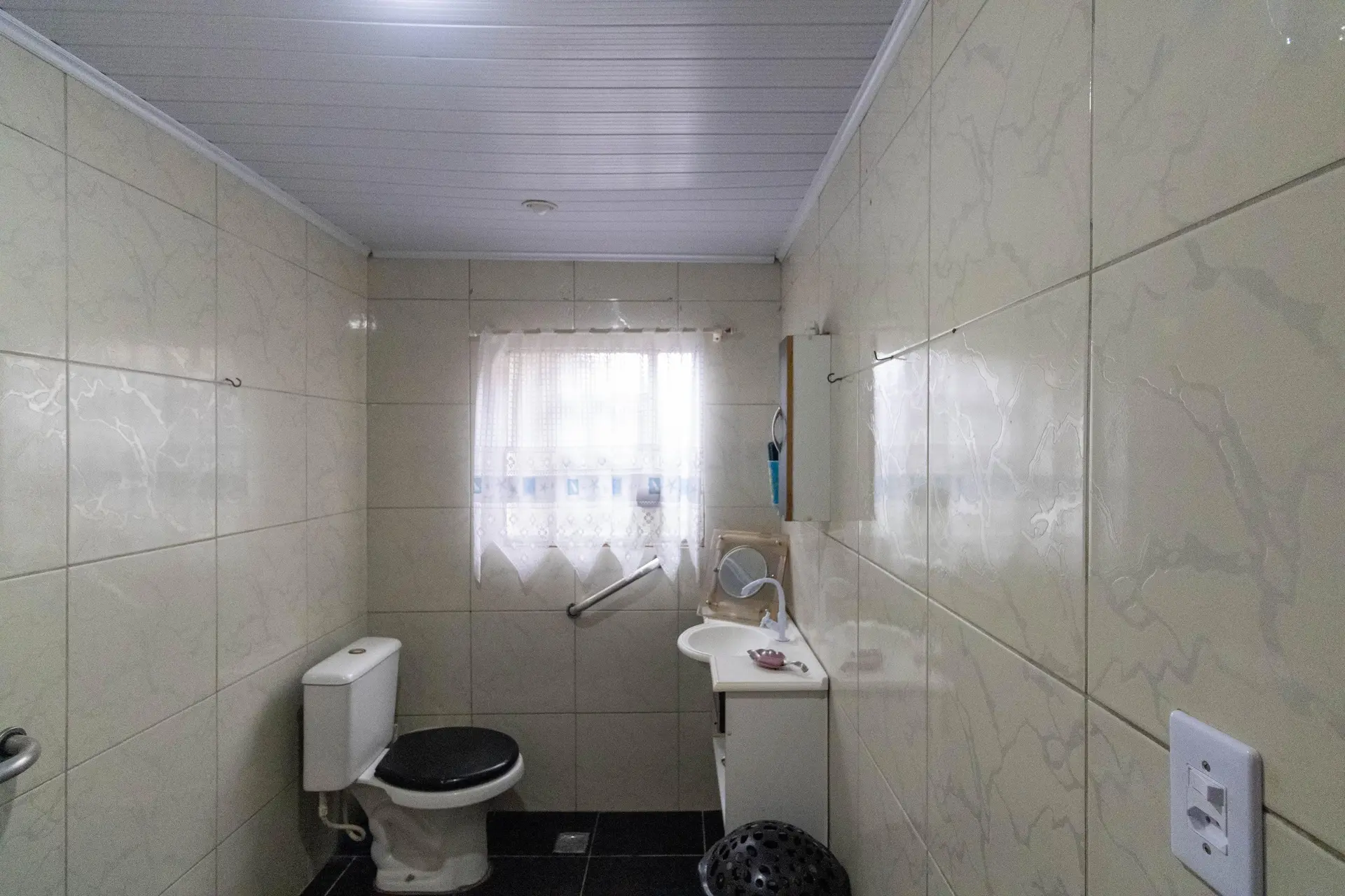 Casa amueblada con 6 dormitorios, 3 baños y jardín propio — photo 21