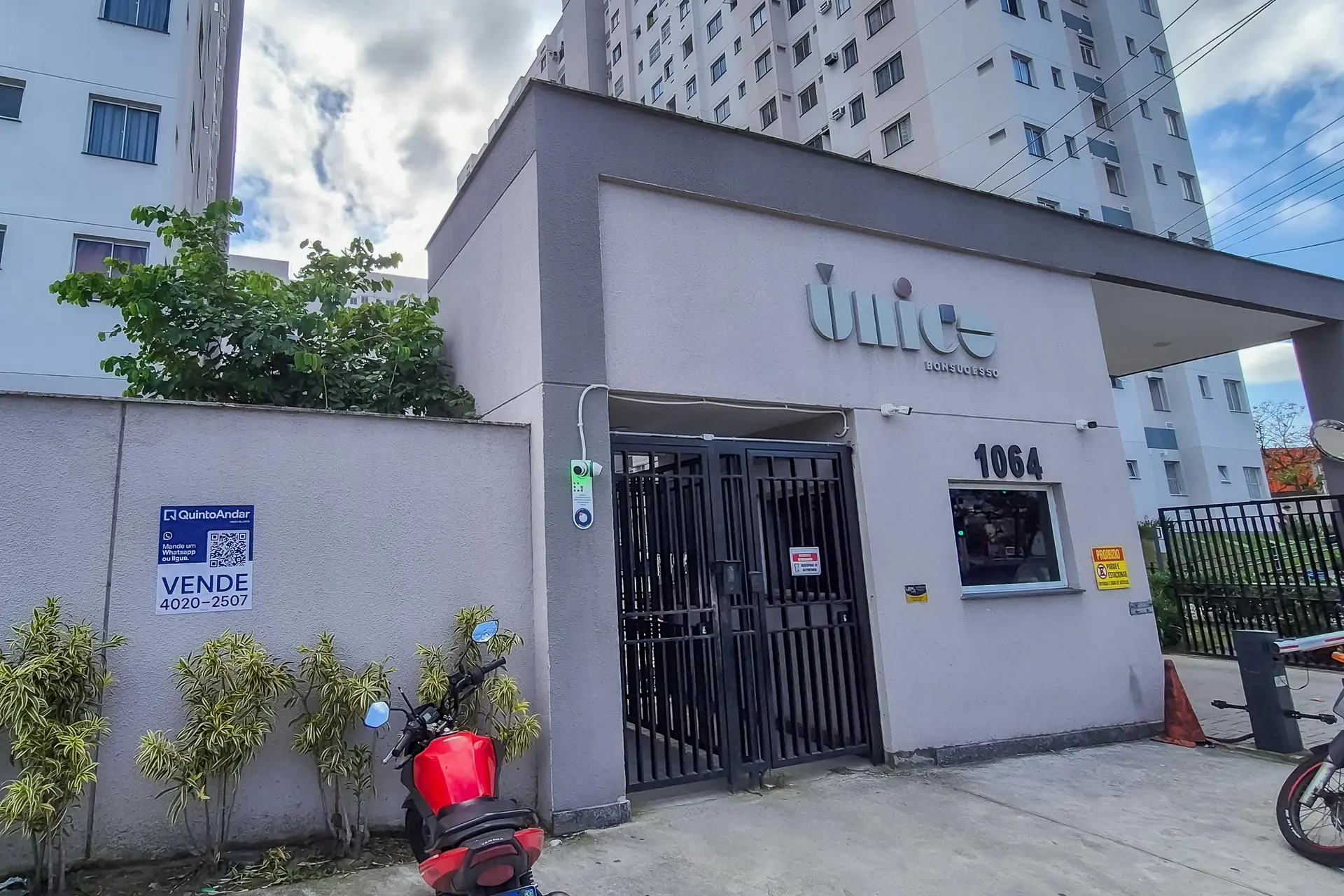2-bedroom apartment in a building with a gym — photo 44