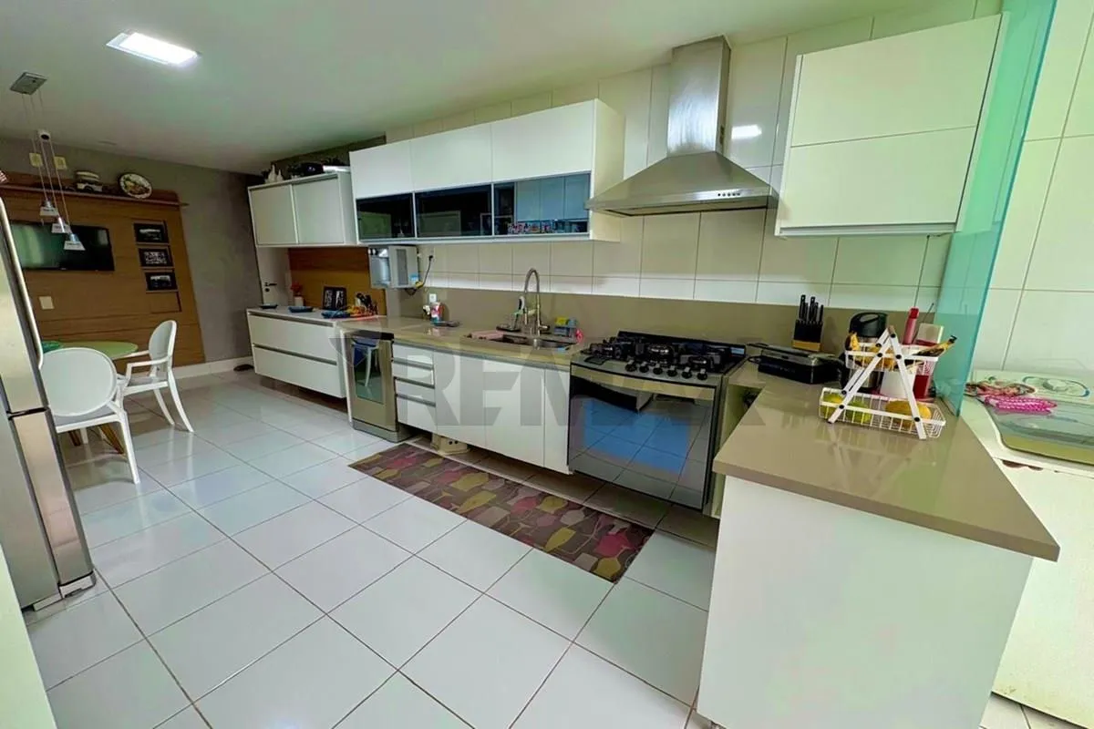 Apartamento de 315 m² com 4 dormitórios e 5 banheiros — photo 42