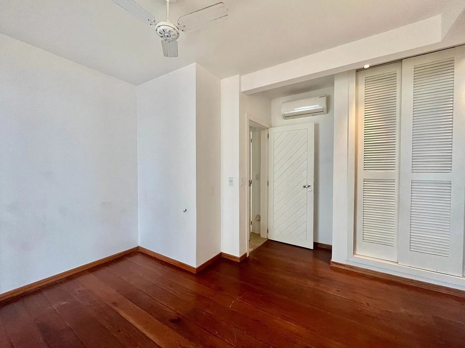 Casa de 3 dormitorios con vestidor en Florianópolis — photo 19