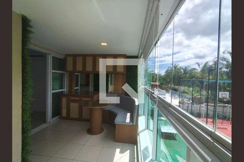 85 m² apartment with 3 bedrooms and a glass-enclosed balcony — photo 5