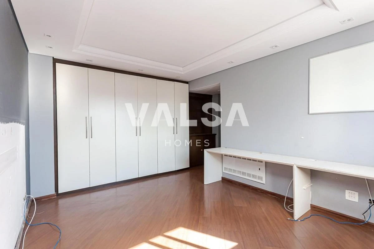 Ванна та 4 спальні: квартира 441 м² — photo 3