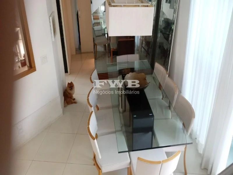 11-bedroom house with a walk-in closet in Rio de Janeiro — photo 31