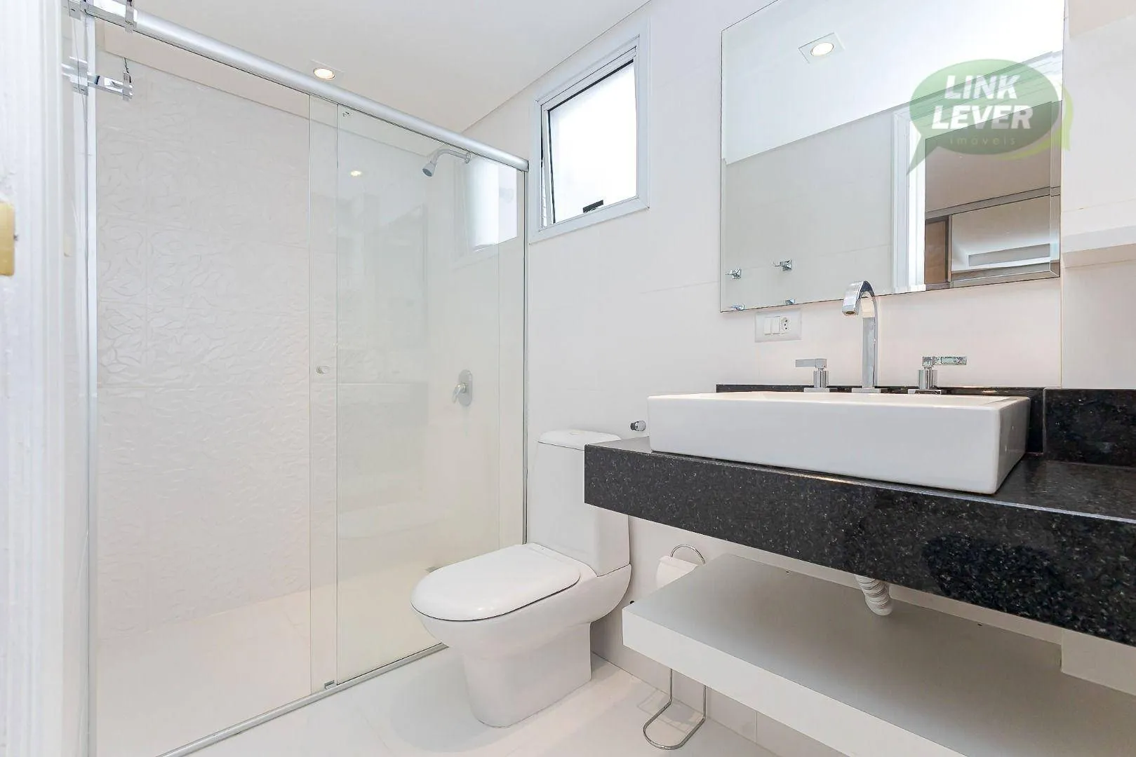 Apartment with 3 bedrooms, balcony and 135 m² — photo 25