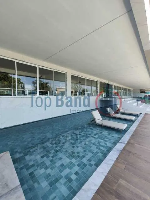 Furnished 3-bedroom apartment with open-plan kitchen — photo 25