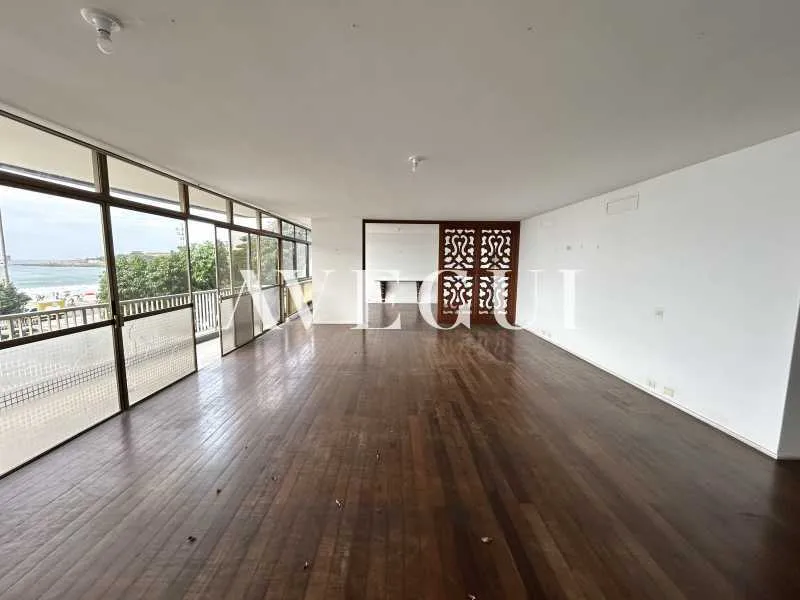 Residential apartment with 4 bedrooms and 4 bathrooms — photo 17