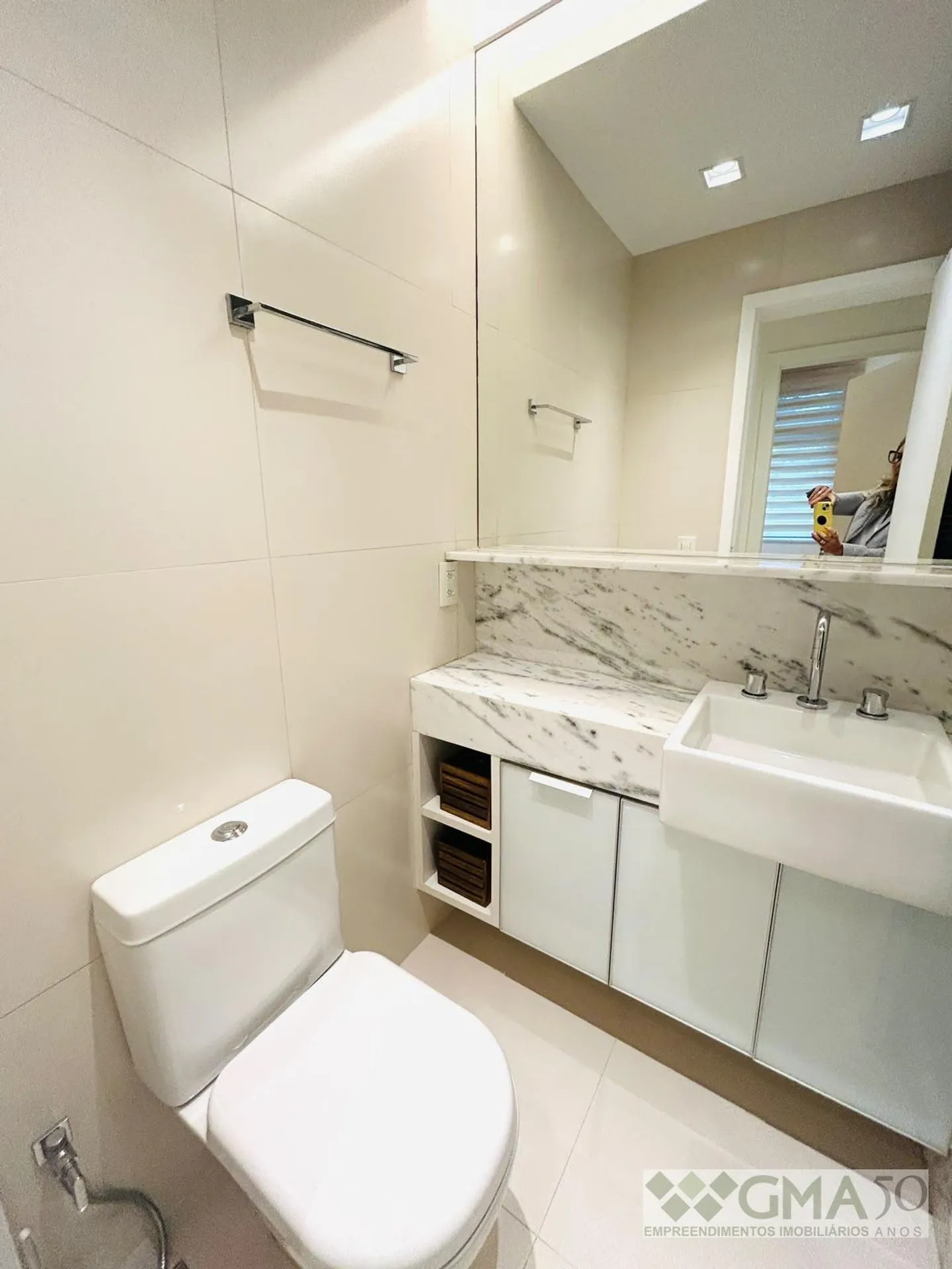 Furnished 110 m² apartment with 3 bedrooms and 1 parking spot — photo 34