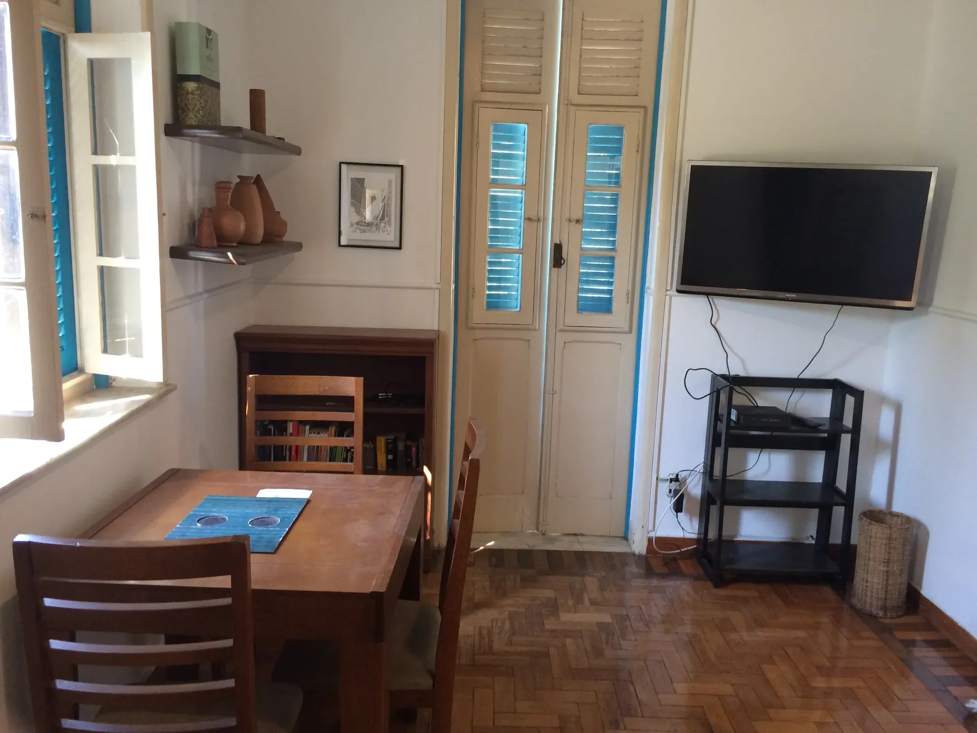 Apartment on the 2nd floor with wood or laminate floors — photo 4