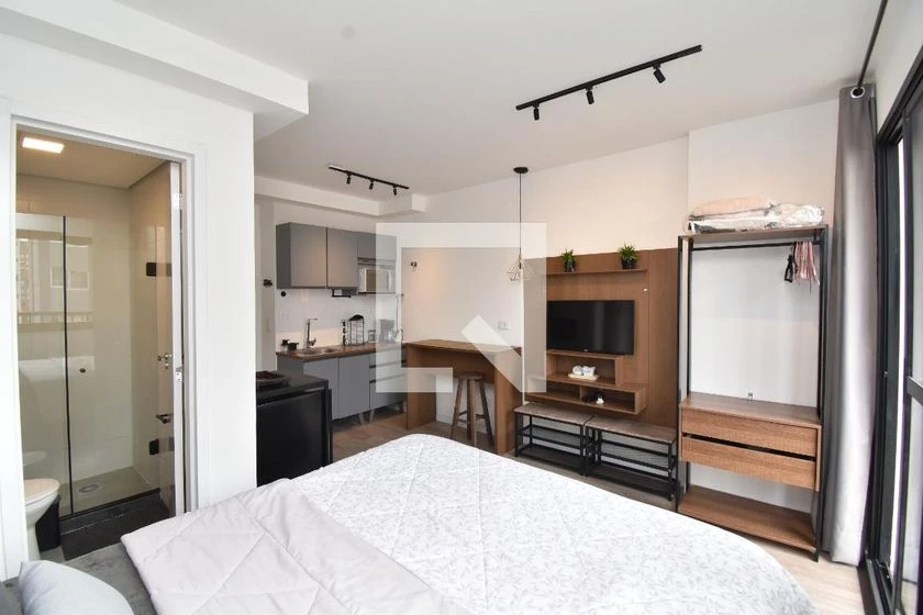 Furnished 1-bedroom apartment with balcony and 1 bath — photo 3