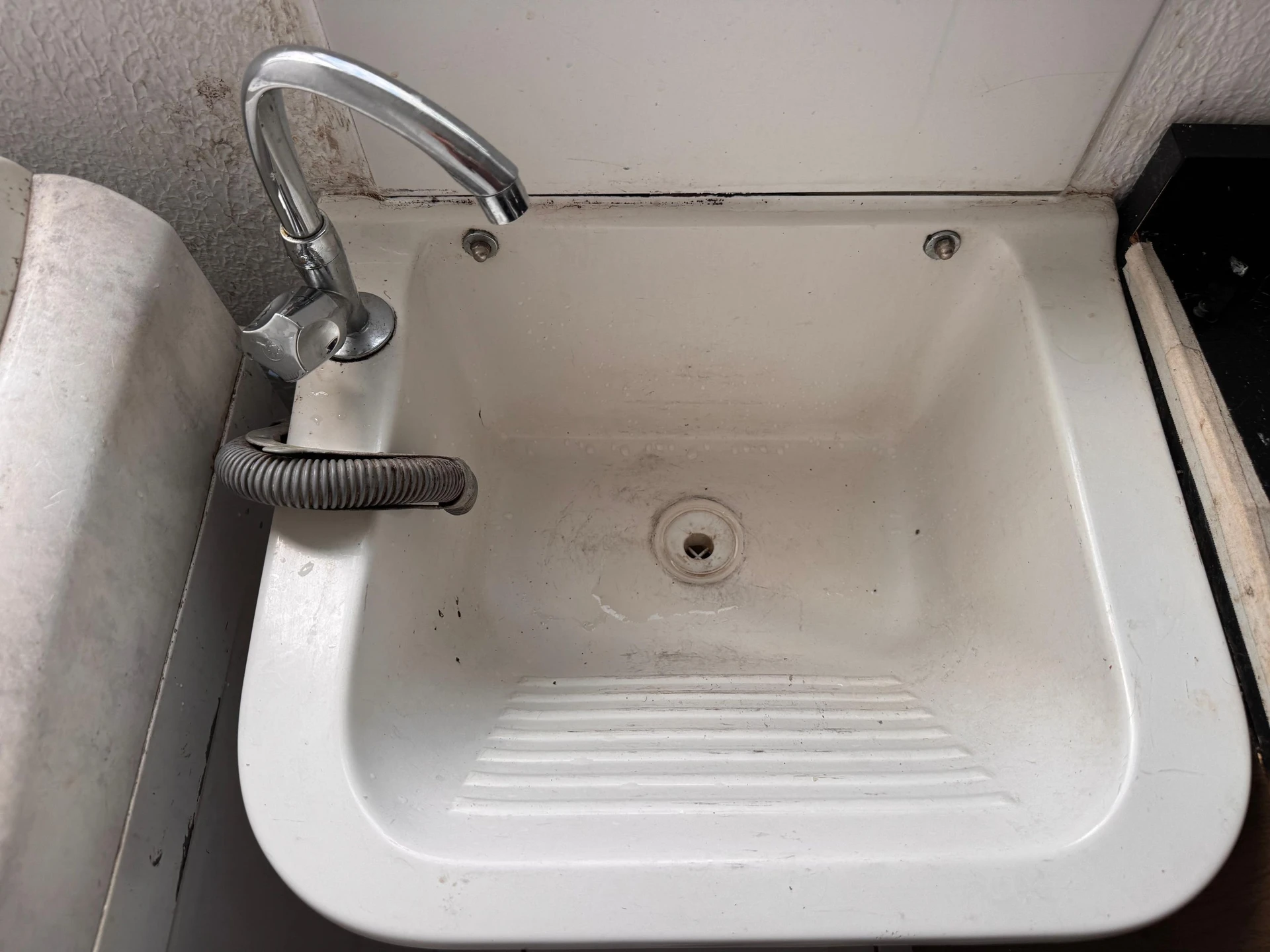 Furnished 2-bedroom apartment with 1 bathroom — photo 21
