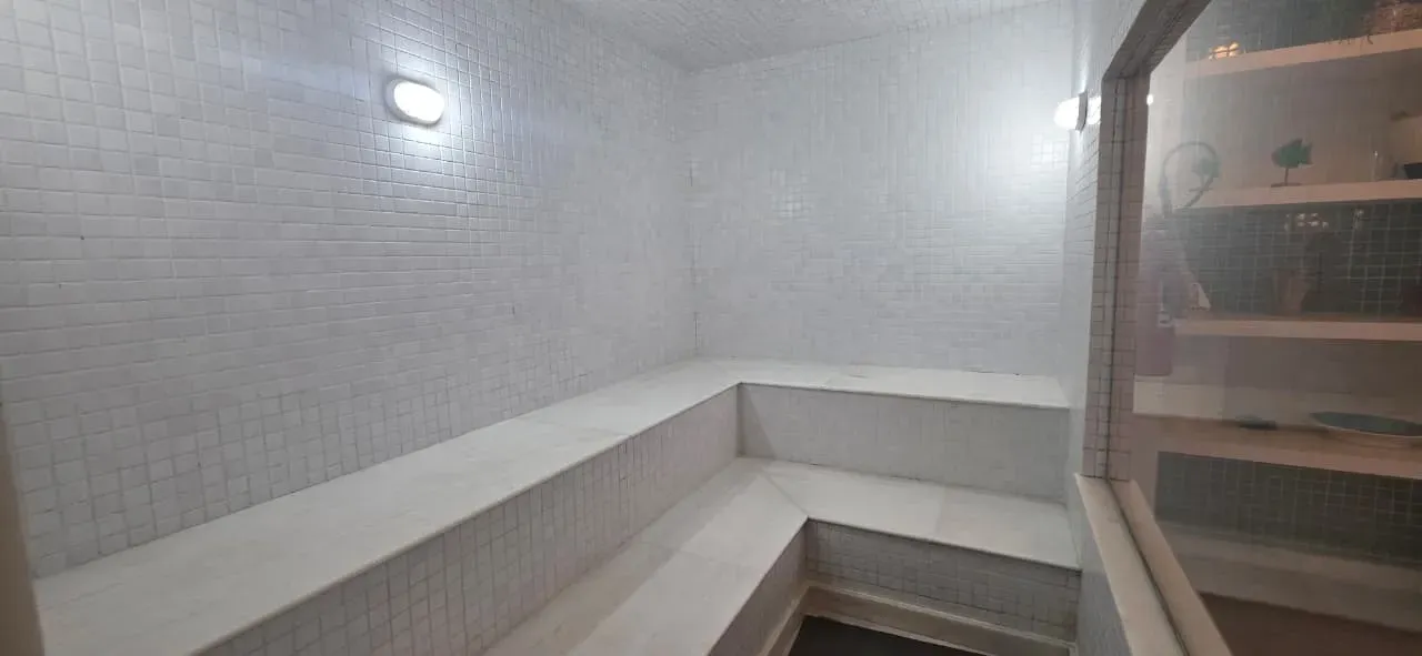 Unfurnished 2-bedroom apartment with 2 bathrooms — photo 53