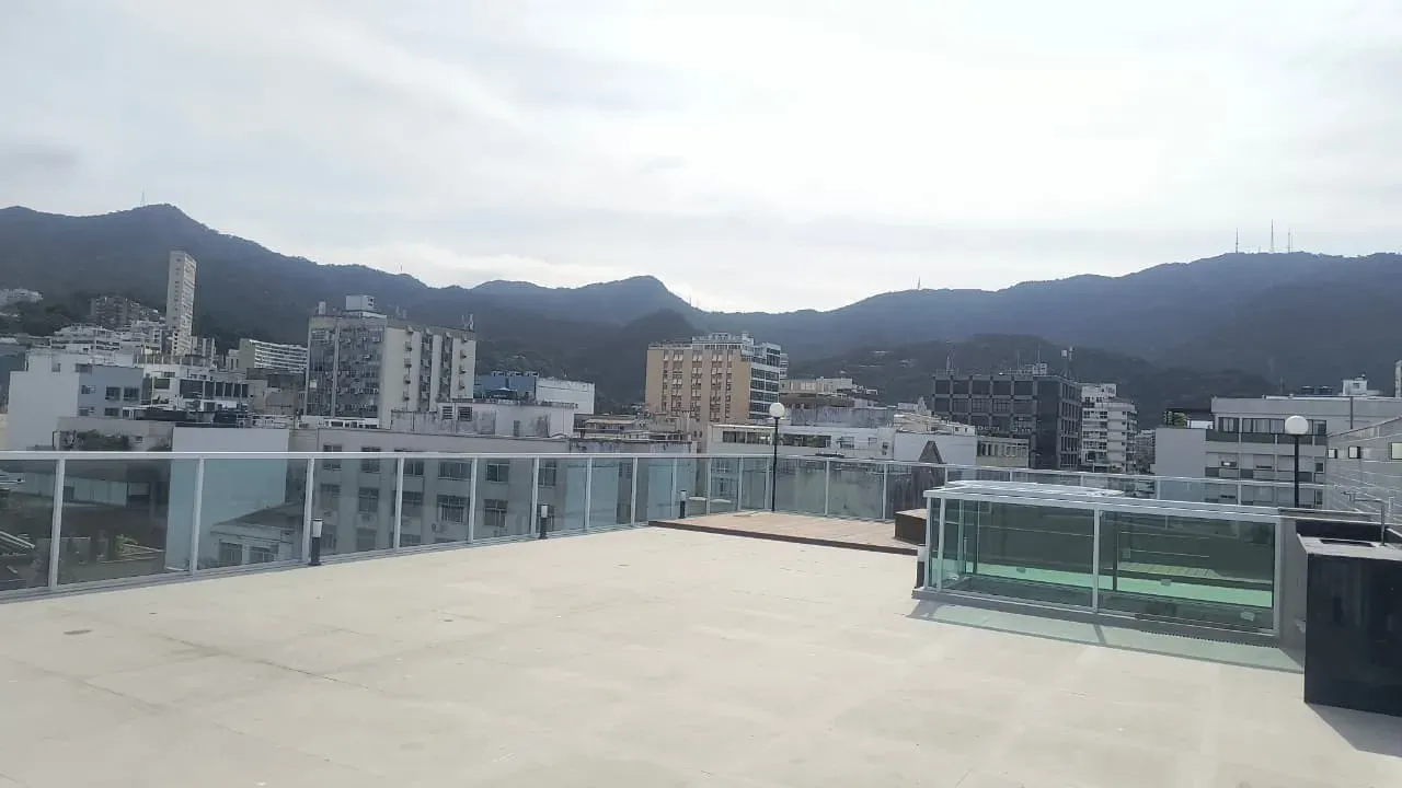 Rooftop apartment with 3 bedrooms and 1 bathroom — photo 3