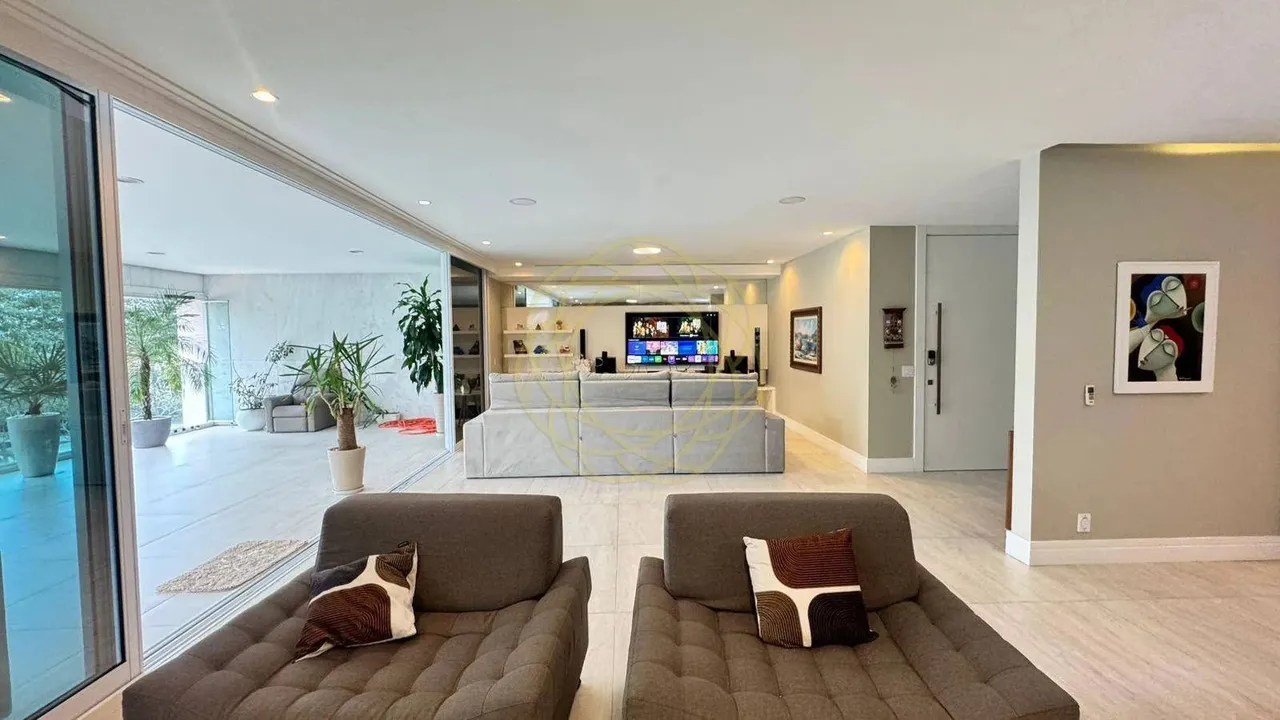 Furnished apartment with 4 bedrooms and 381 m²