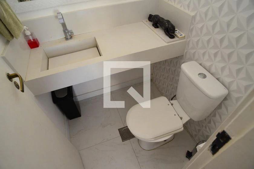 Top-floor rental with 4 bedrooms and 200 m² — photo 8