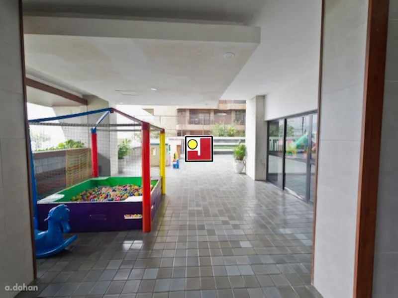 4-bedroom apartment with a glass-enclosed balcony — photo 42