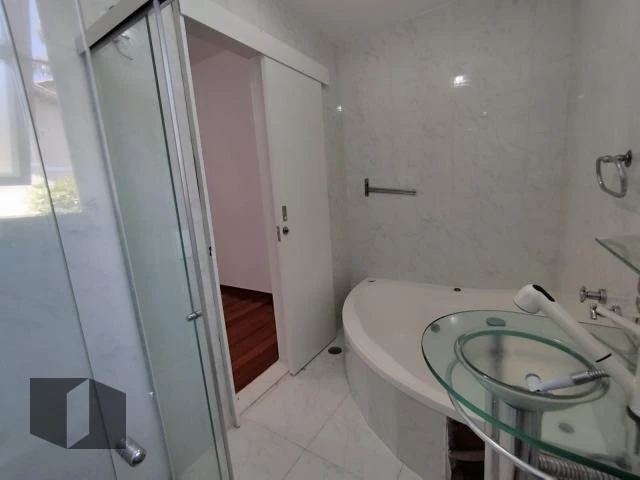 602 m² house with 4 bedrooms and a gas stove kitchen — photo 10